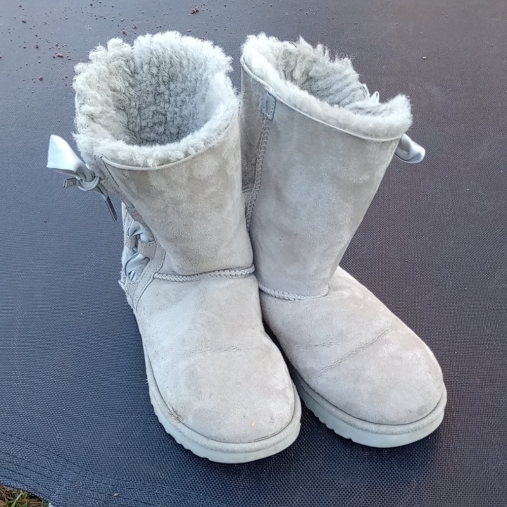 UGG Light Gray Ankle Boots with‎ Bow